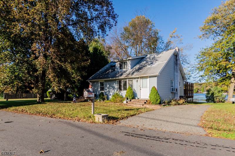 137 Lake Dr - Photo 1