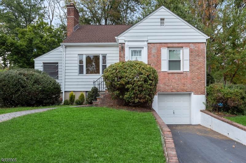 11 Sunset Drive - Photo 1