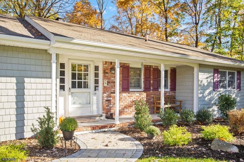 89 Tam-O-Shanter Dr - Photo 1