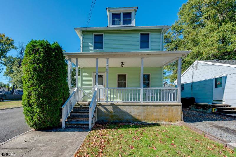 63 Pinewood Ave - Photo 1