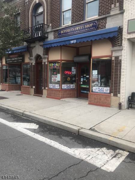 1413 Main St - Photo 1