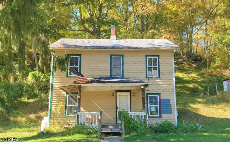 925 Wall St - Photo 1