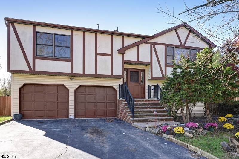 10 Lackawanna Ct - Photo 1