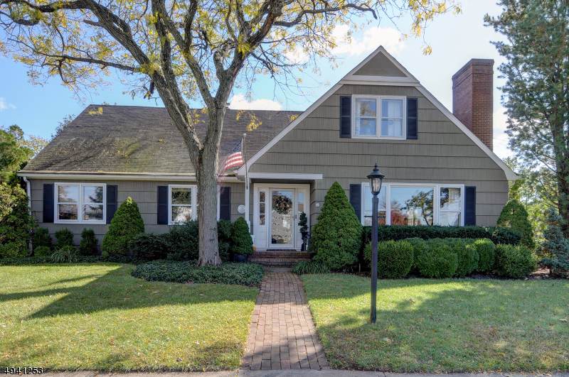 4 Lori Dr - Photo 1
