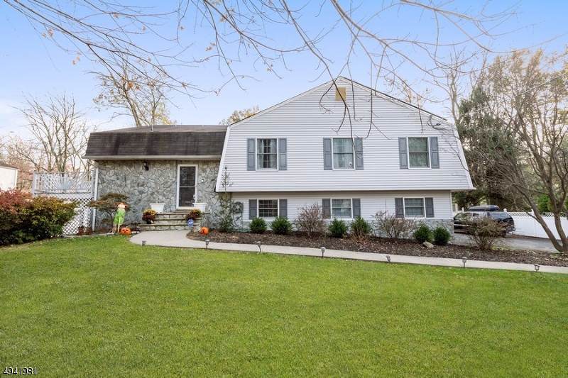 47 Monterey Dr - Photo 1