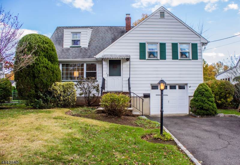 27 Mendell Ave - Photo 1