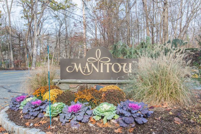10 Tomahawk Dr - Photo 1