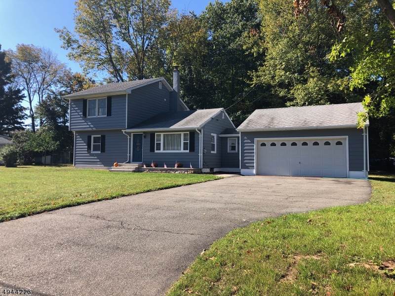 18 Robinson Ave - Photo 1