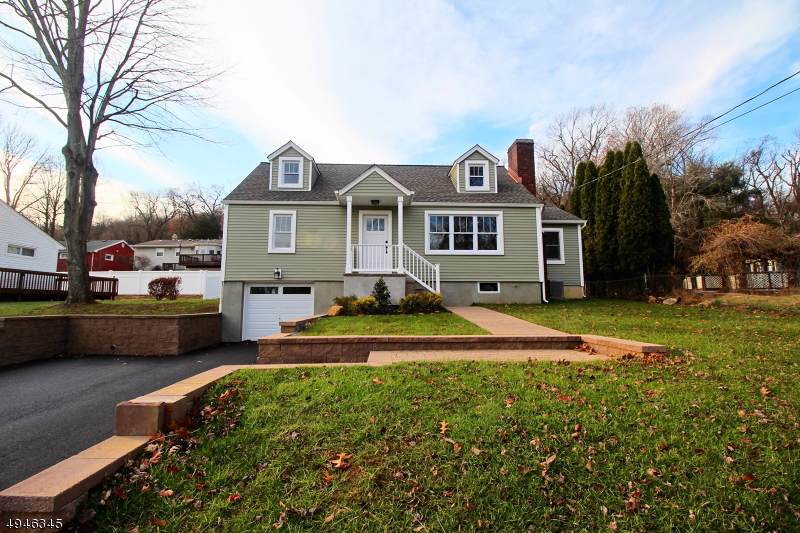 44 Claude Ave - Photo 1
