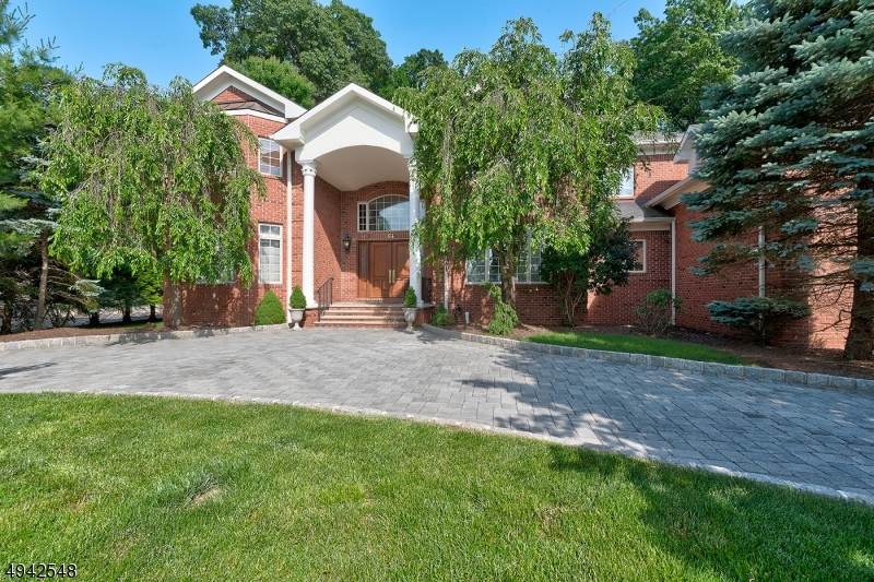 64 Beachmont Ter - Photo 1
