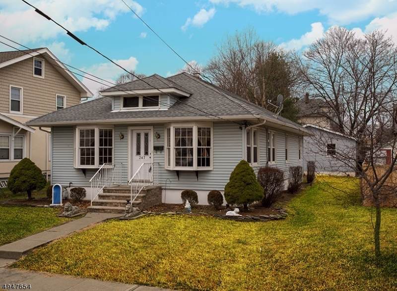 247 Roosevelt Ave - Photo 1