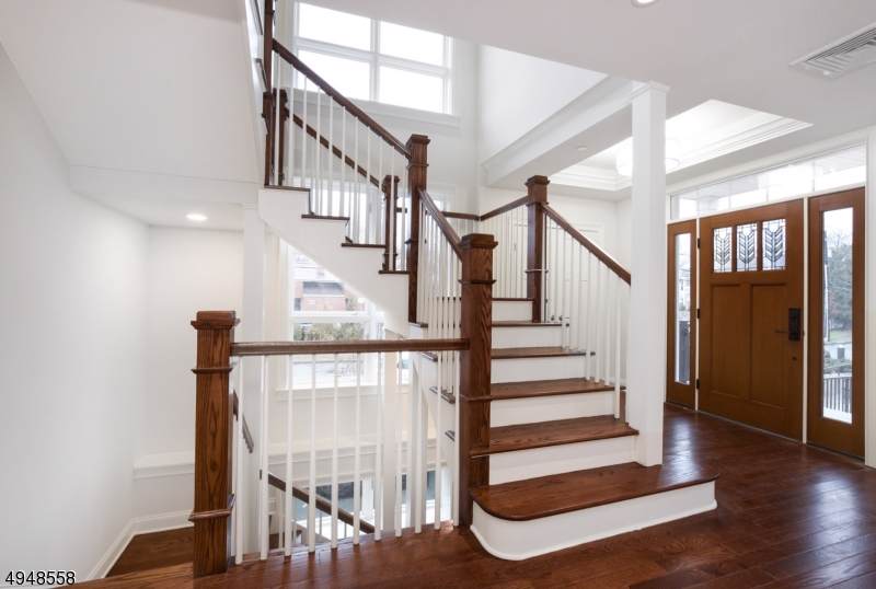 82 Franklin Pl Unit 7 - Photo 1