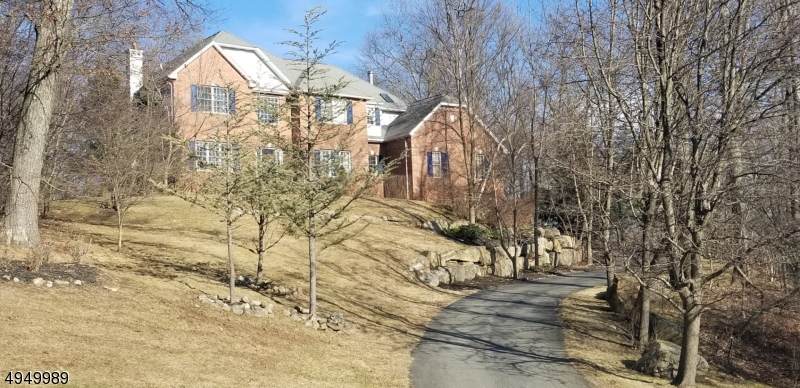 15 Crestview Ln - Photo 1
