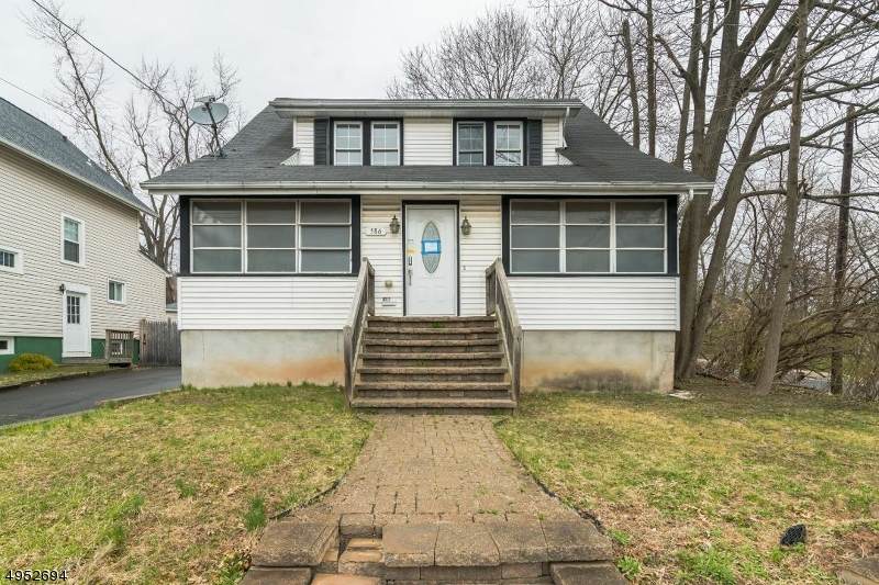 586 Somerset St - Photo 1