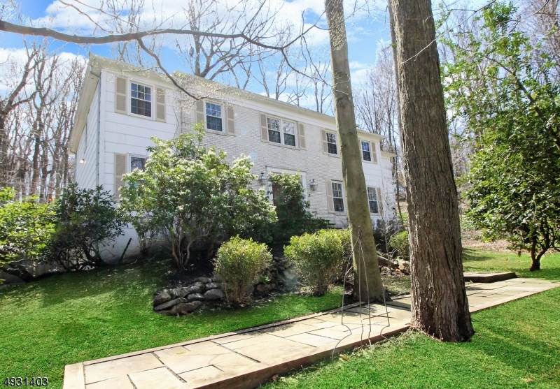 8 Quarry Ct - Photo 1