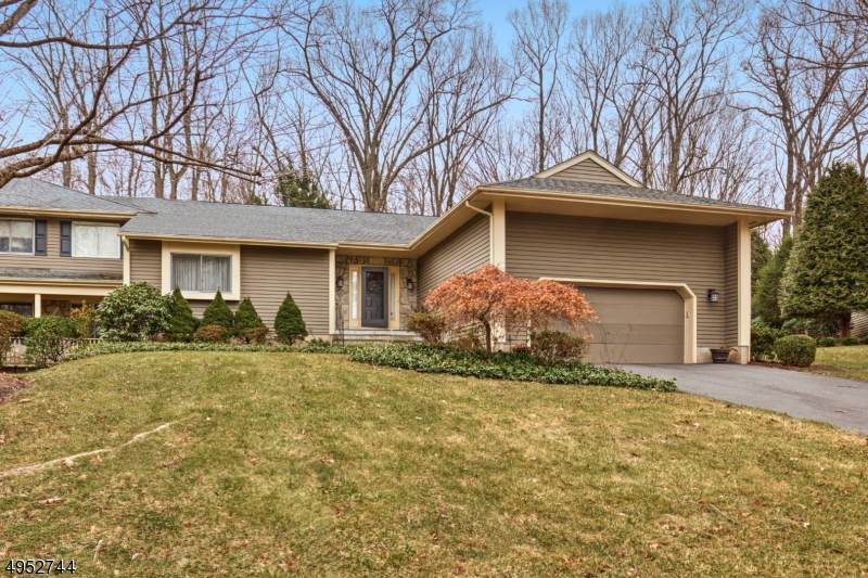 20 Hunters Cir - Photo 1
