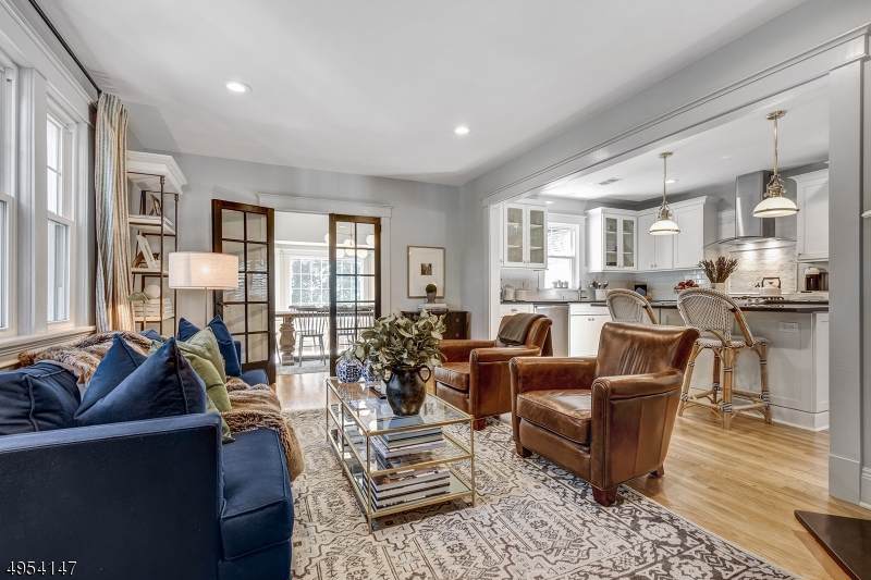 6 Somerset Ave - Photo 1