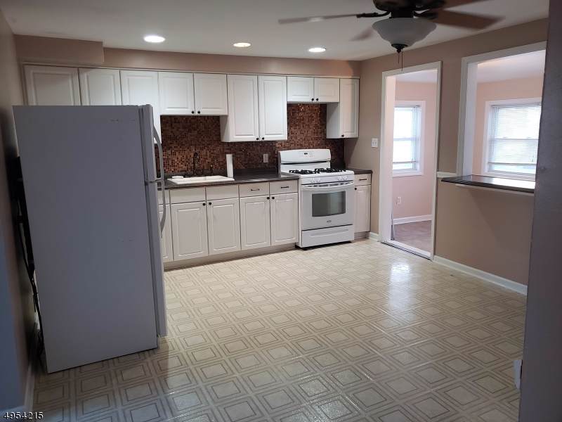 319 Southside Ave - Photo 1