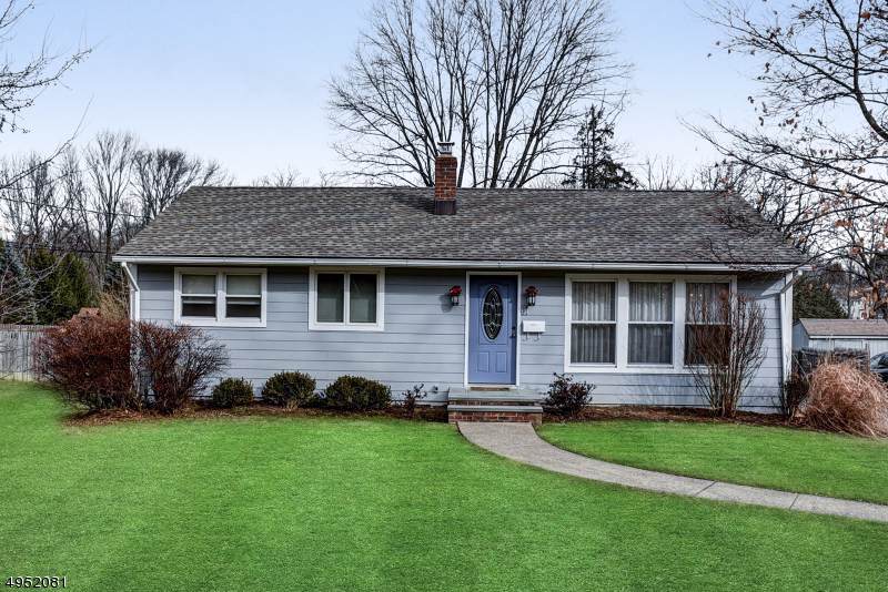 7 Hillcrest Ave - Photo 1