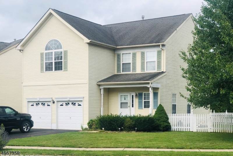 425 Hamilton Dr - Photo 1