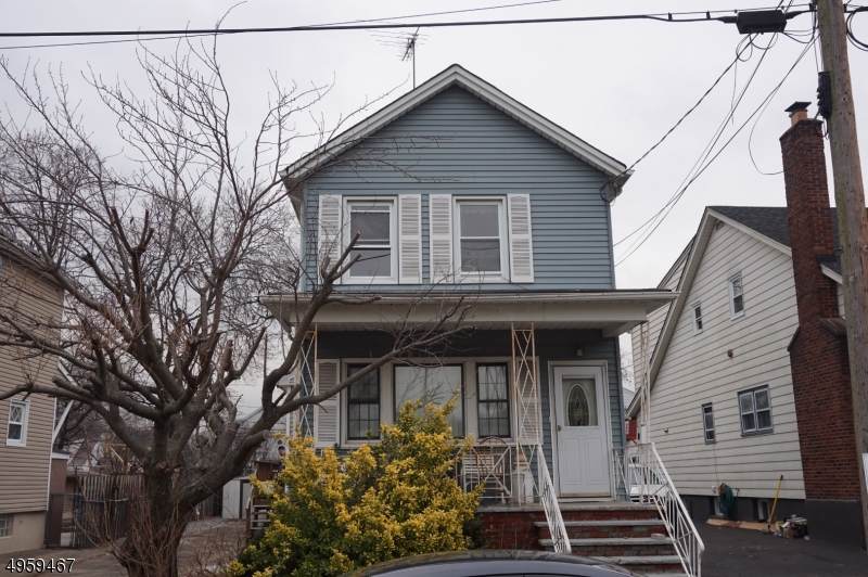 18 Elizabeth Pl - Photo 1