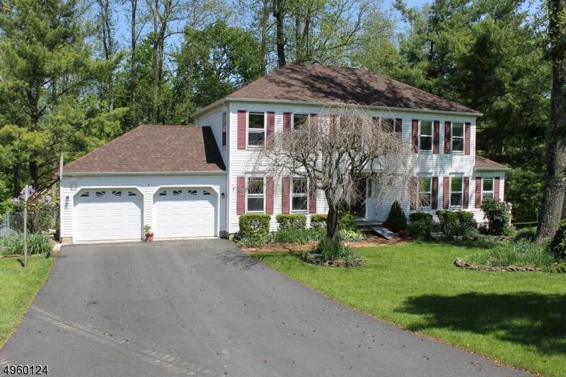 20 Cottage Ln - Photo 1