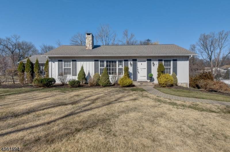 466 Bayberry Ln - Photo 1