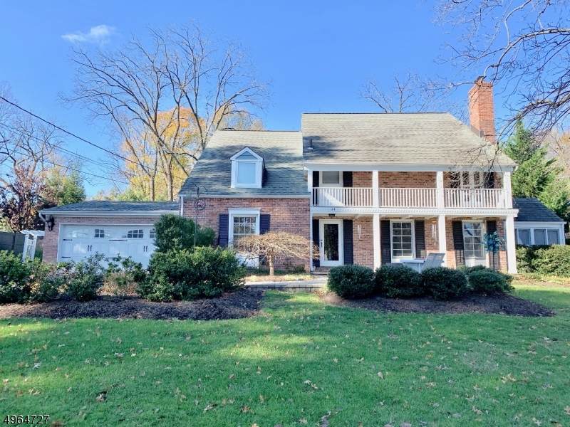 31 Norman Cir - Photo 1