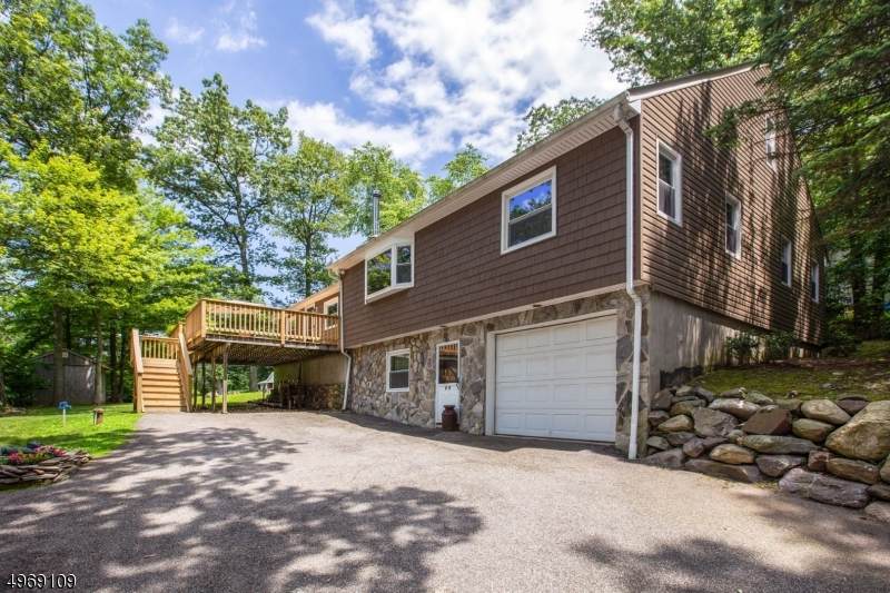 136 Lakeshore Dr - Photo 1