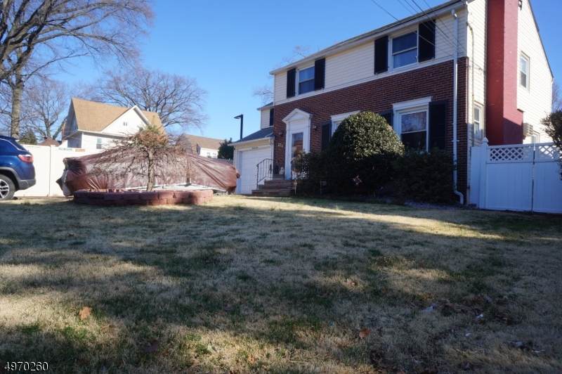 232 Edgar Pl - Photo 1