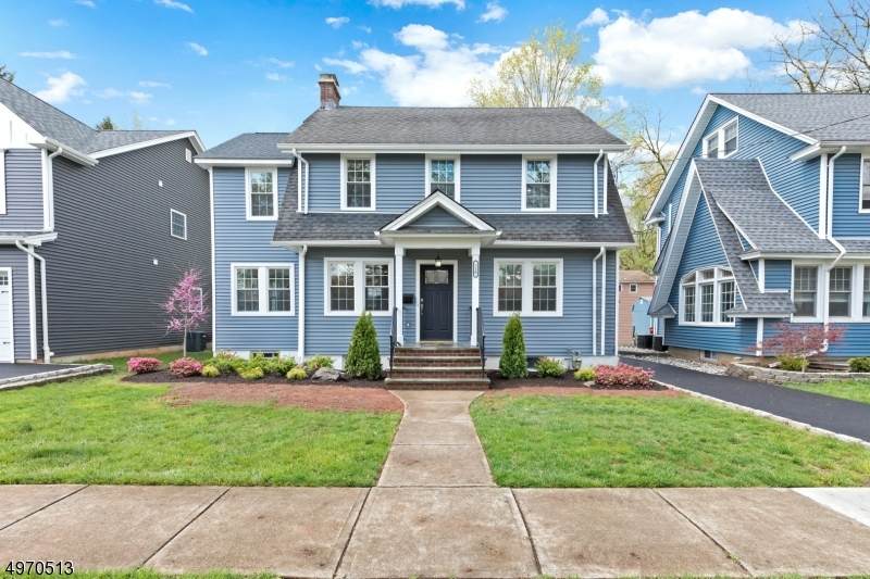 210 Mountainview Ave - Photo 1