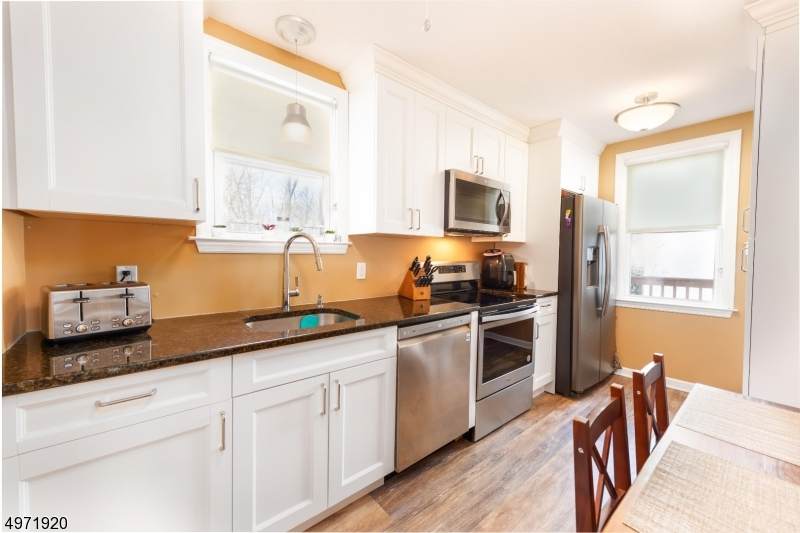 138 3RD ST - Photo 1
