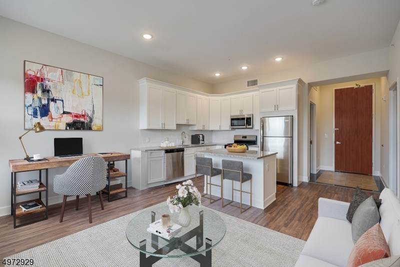 190 South St 405 - Photo 1