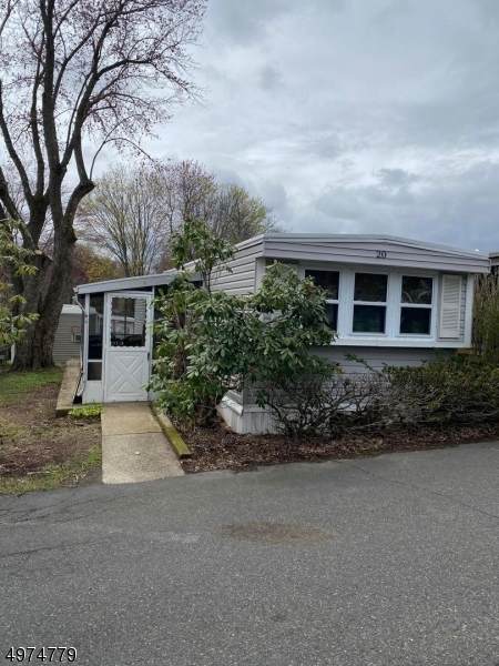 195 W Main St - Photo 1