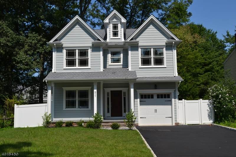 811 Fairacres Ave - Photo 1
