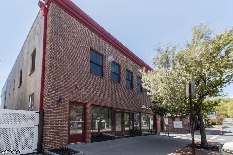 250 Bellevue Ave - Photo 1