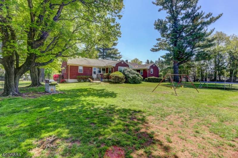 418 Elizabeth Ave - Photo 1