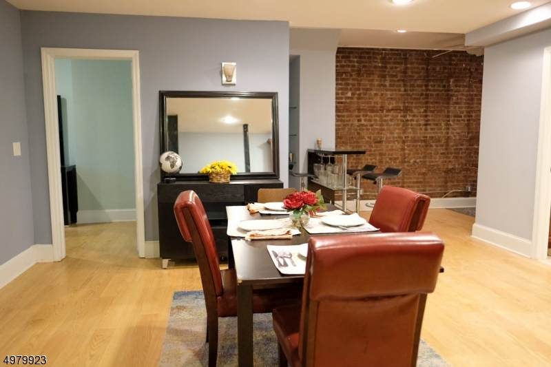131 Kensington Ave - Photo 1
