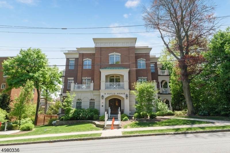 14 Euclid Ave Unit 204 - Photo 1