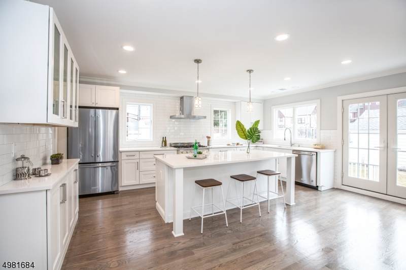 880 Ridgewood Rd - Photo 1