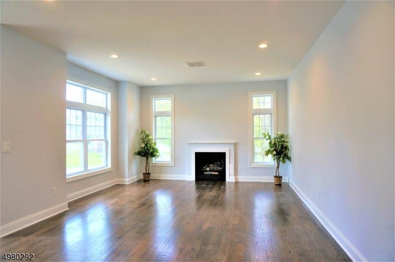68 W Hobart Gap Rd - Photo 1