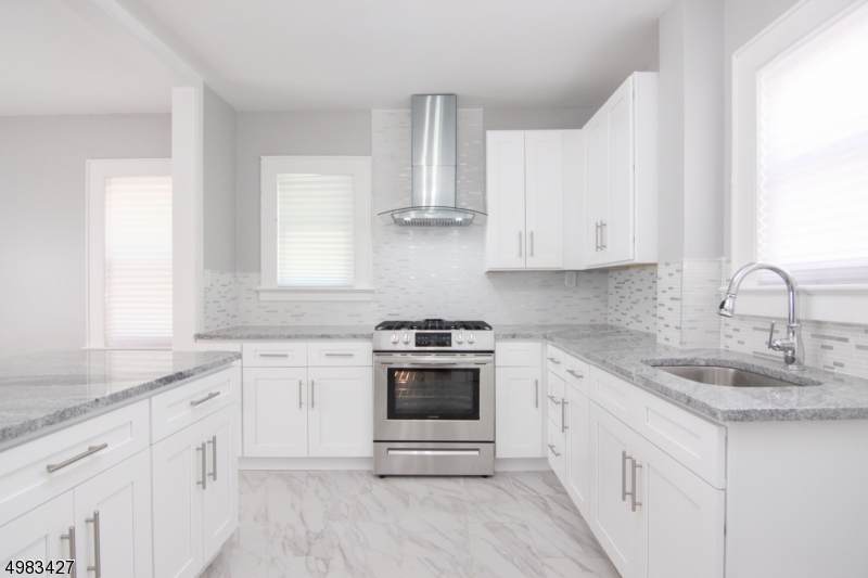 327 Smith St - Photo 1