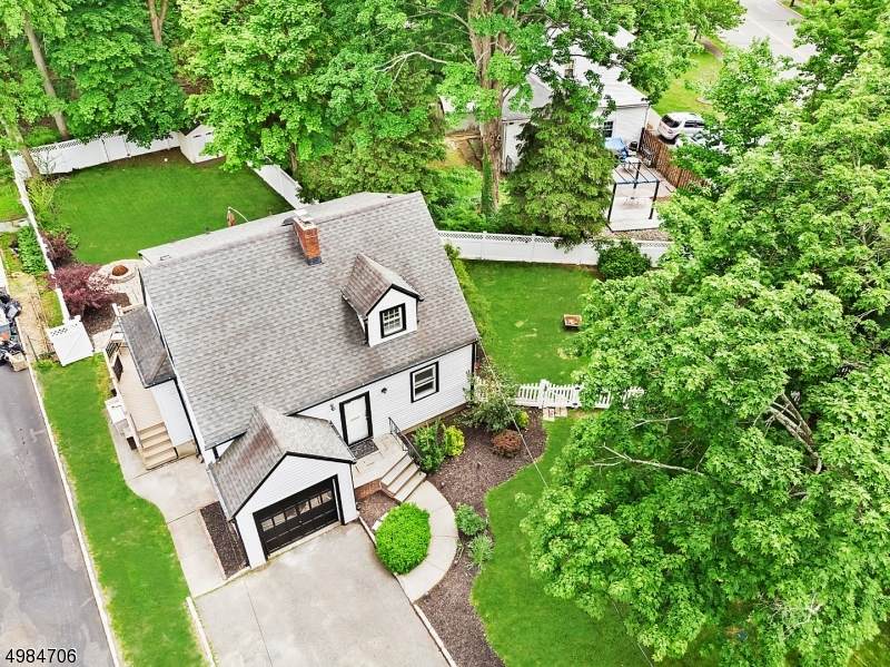 4 Hazelwood Ave - Photo 1