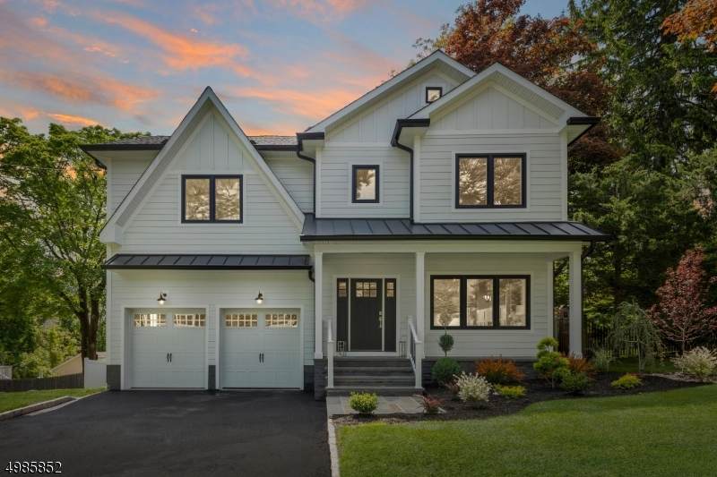 42 Maple St - Photo 1