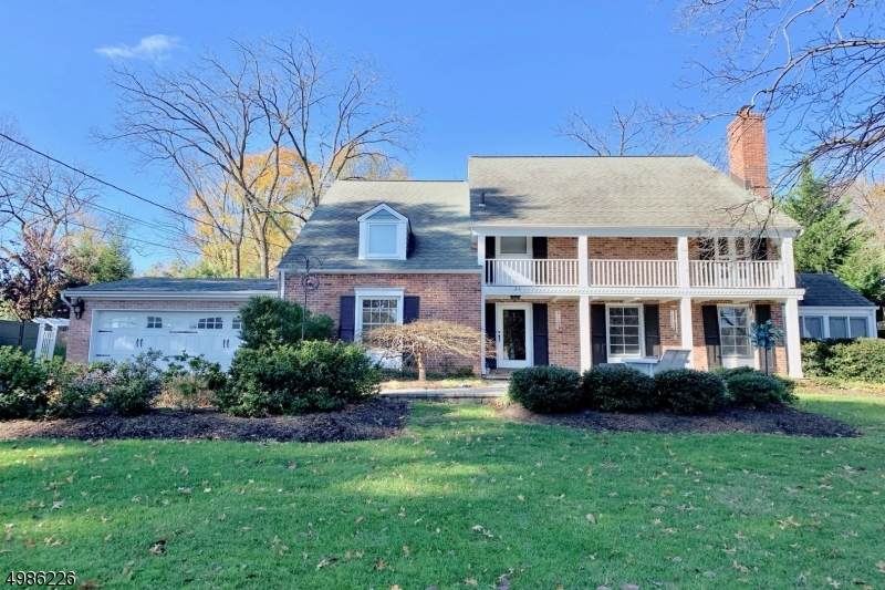 31 Norman Cir - Photo 1