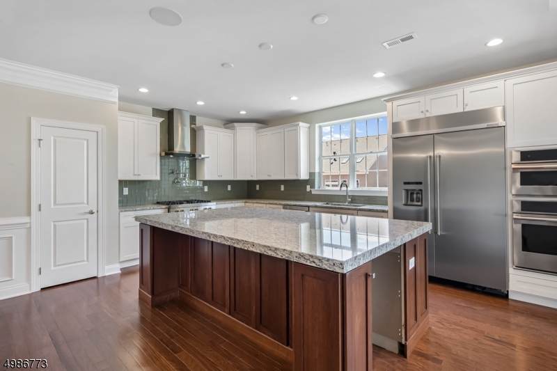 39 Van Cleef Dr - Photo 1