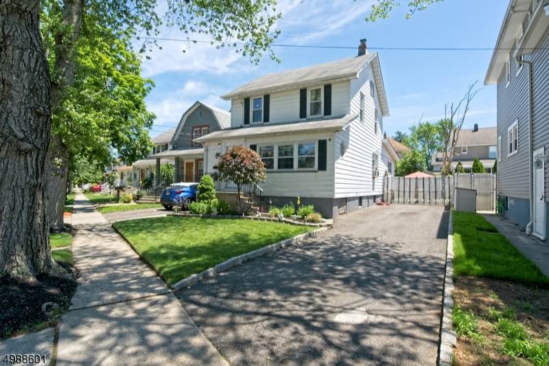 288 Park Ave - Photo 1