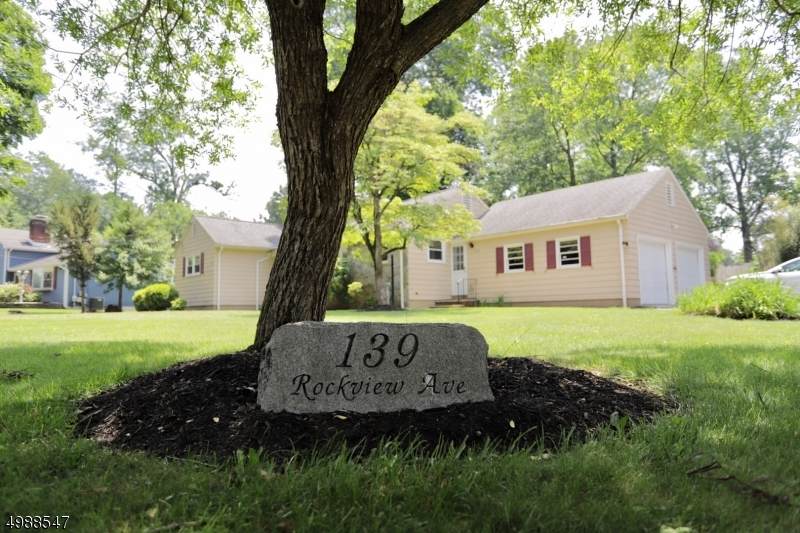 139 Rockview Ave - Photo 1