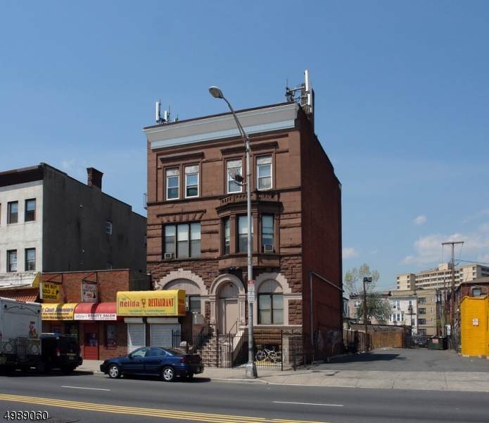 1085 Broad St - Photo 1