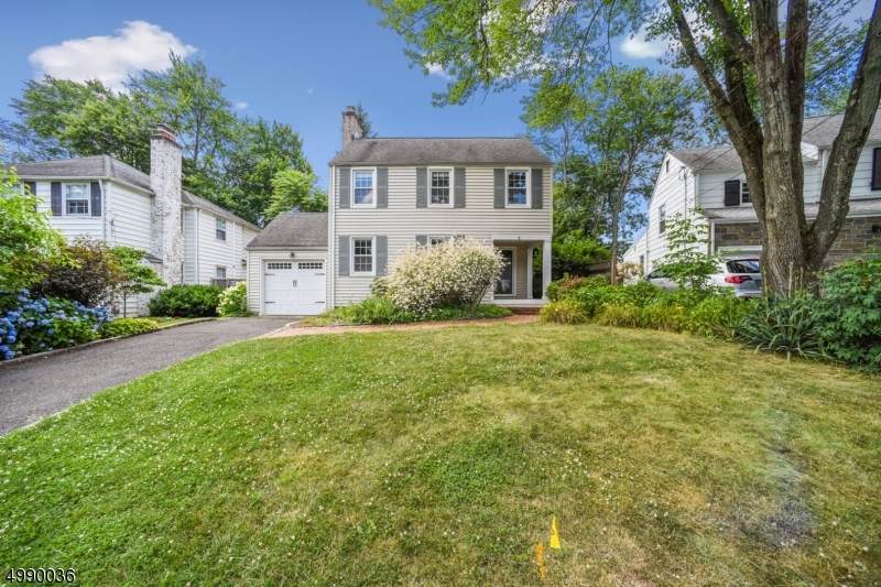 8 Meadowbrook Rd - Photo 1